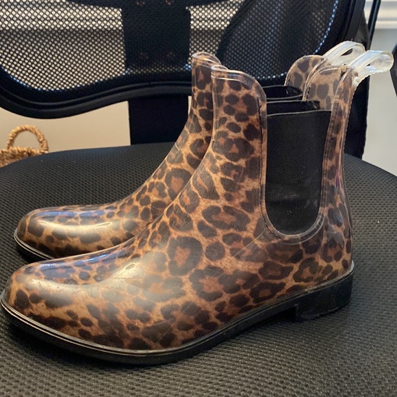 Joe Fresh Womens Cheetah Print Rain Boots - Picture 4 of 4